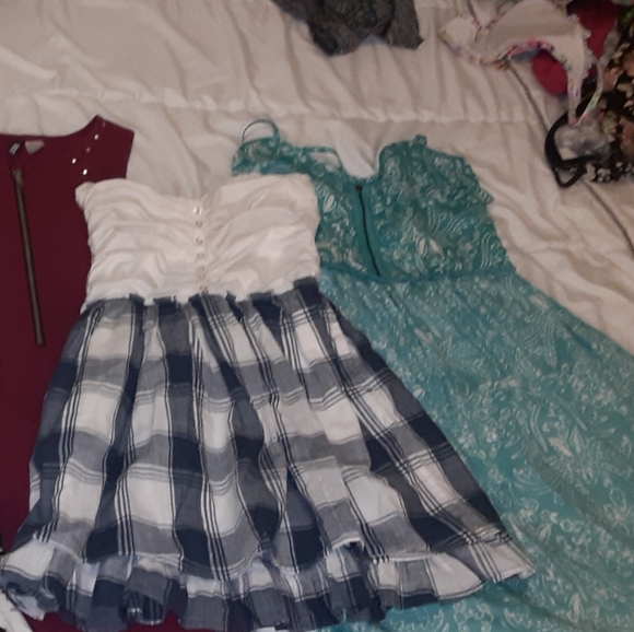 Five dresses - Picture 3 of 3